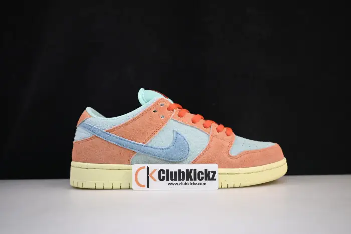 Nike SB Dunk Low 'Orange and Emerald Rise' 