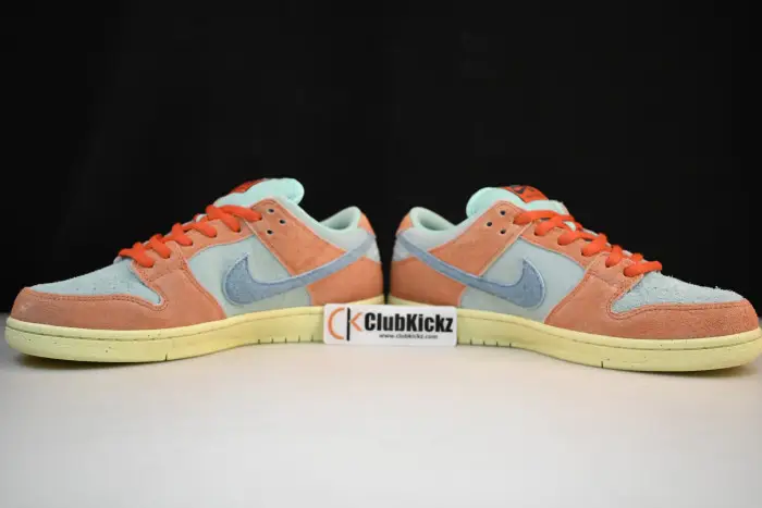Nike SB Dunk Low 'Orange and Emerald Rise' 