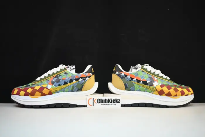 sacai x Nike LDVaporwaffle Mix Low Green Gusto DR5209 