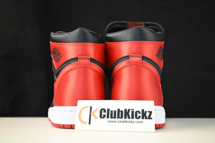 Air Jordan 1 High OG WMNS Satin Bred 
