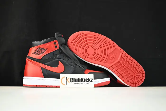 Air Jordan 1 High OG WMNS Satin Bred 