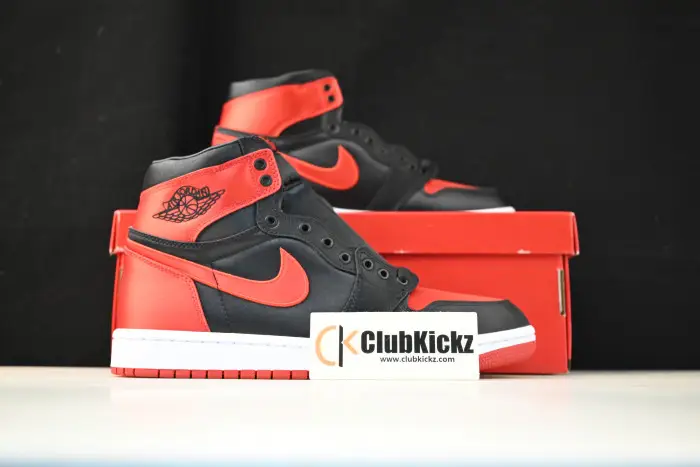 Air Jordan 1 High OG WMNS Satin Bred 