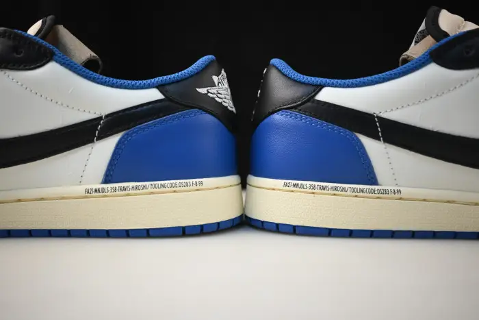 Air Jordan 1 Travis Scott Low 