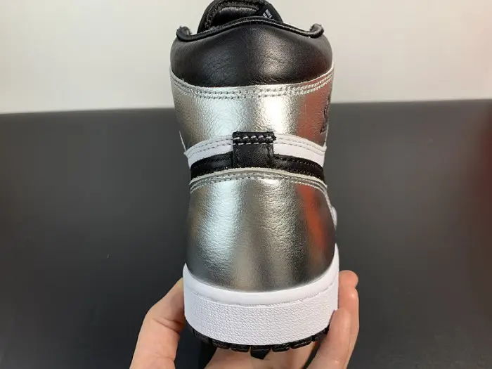 Air Jordan 1 Retro High OG Silver Toe 