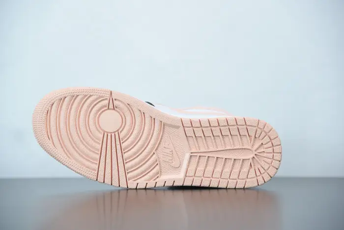 Air Jordan 1 Mid 'Crimson Tint' 