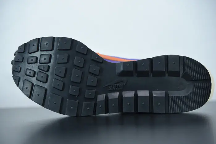 Nike Vaporwaffle sacai 