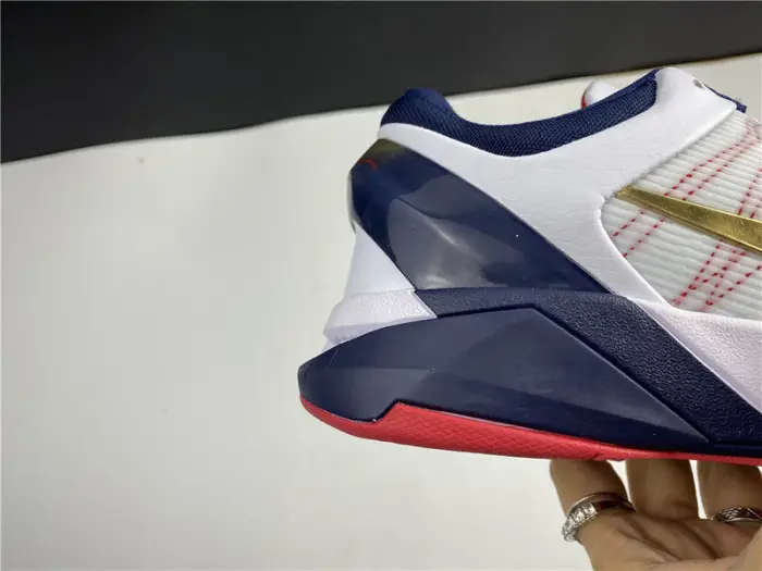 Nike Kobe 7 Gold Medal 