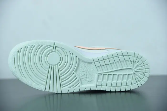 Nike Dunk Low Barely Green 