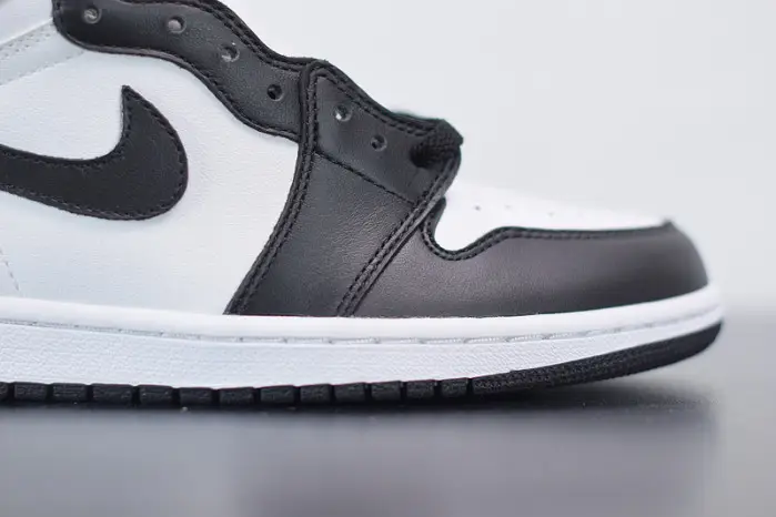 Air Jordan 1 Retro High OG 'Black White' 