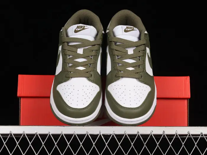 Nike Dunk Low Medium Olive (W) - 