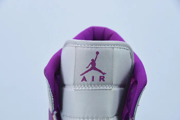 Air Jordan 1 Mid Magenta WMNS 