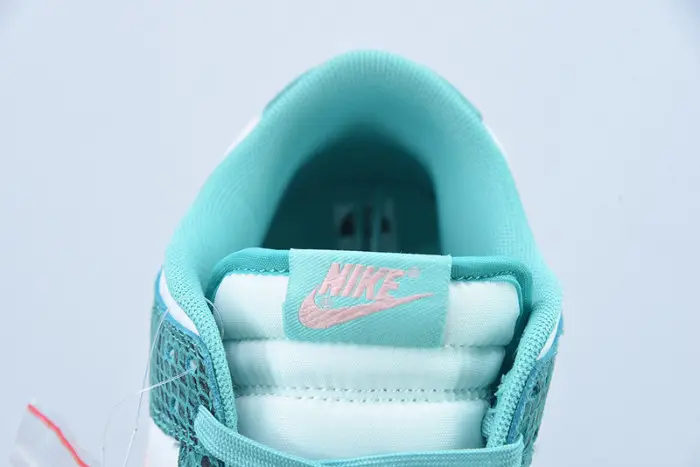 Nike Dunk Low Snakeskin 