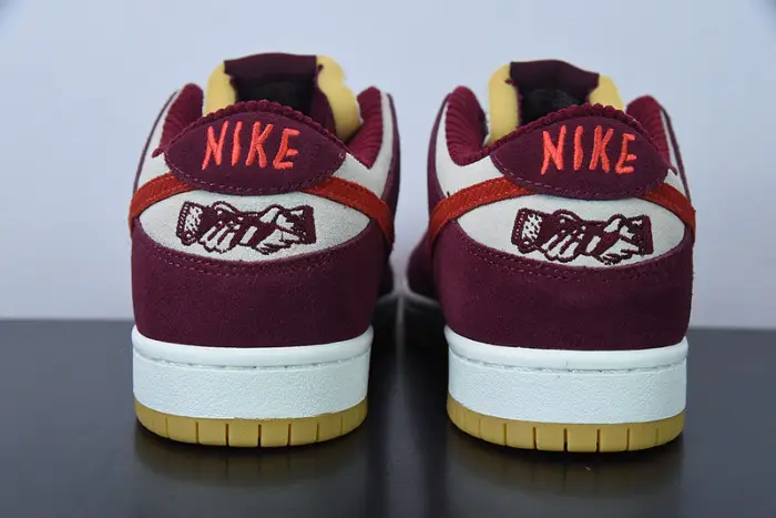 Nike SB Dunk Low Skate Like A Girl 