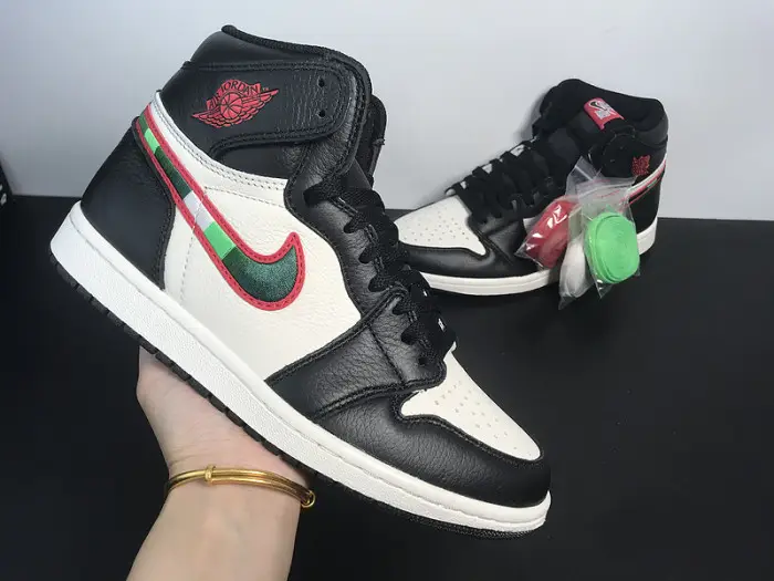 Air Jordan 1 Retro High OG 'A Star Is Born' - 555088 