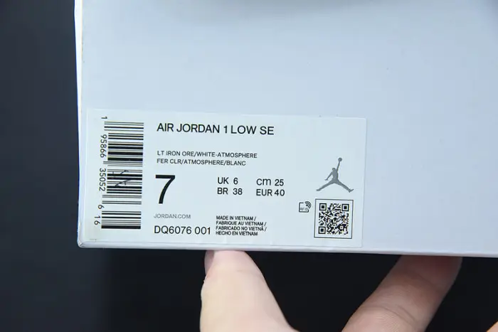 (WMNS) Air Jordan 1 Low SE 'Light Iron Ore' 