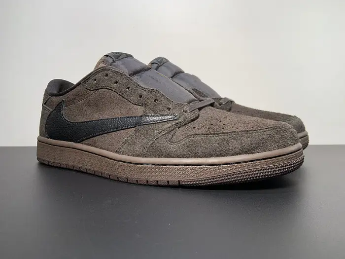 Travis Scott x Air Jordan 1 Low OG 