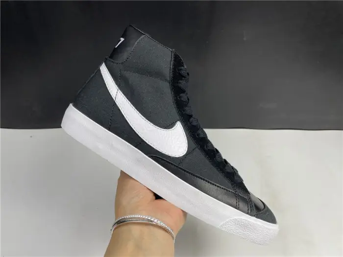 Nike Blazer Mid 77 Vintage Slam Jam Class 1977 