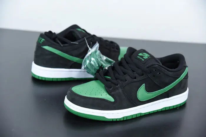 Nike SB Dunk Low Pro 
