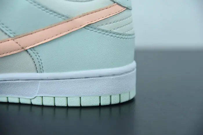 Nike Dunk Low Barely Green 