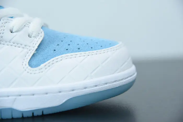 Nike SB Dunk Low FTC Lagoon Pulse 