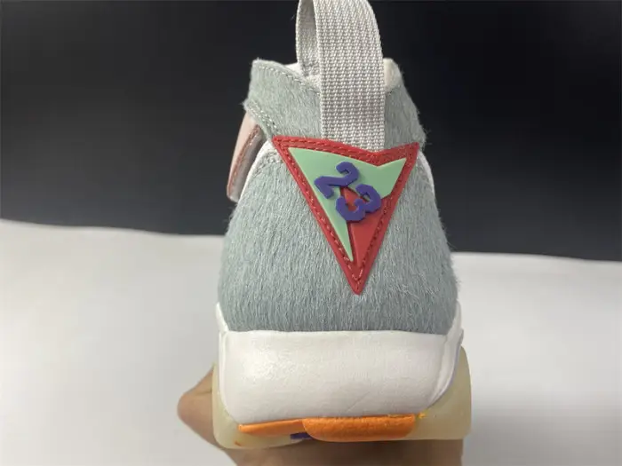 Air Jordan 7 Retro Neutral Grey 