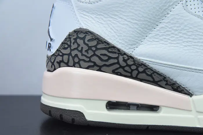 Air Jordan 3 “Neapolitan” 