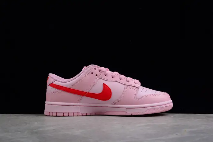 Nike Dunk Low Triple Pink 