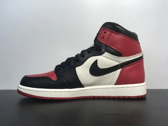 Air Jordan 1 Retro High OG 'Bred Toe' 