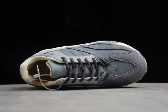 Adidas Yeezy Boost 700 Magnet 
