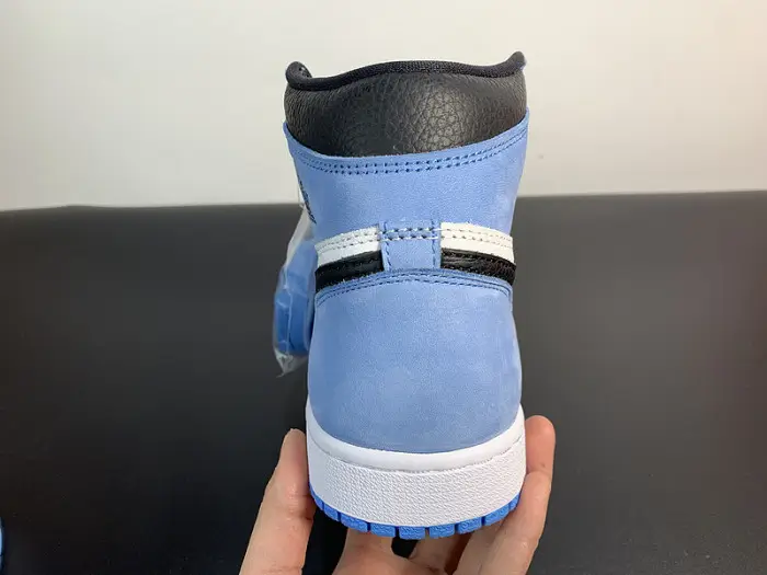 Air Jordan 1 Retro High OG 'University Blue' 