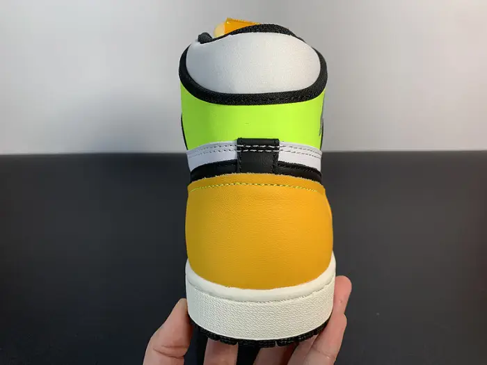 Air Jordan 1 Retro High OG 'Volt Gold' 