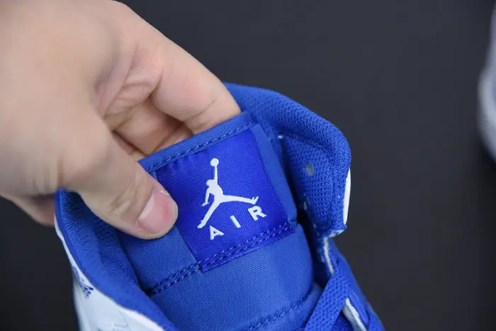 Air Jordan 1 Mid “Hyper Royal” 
