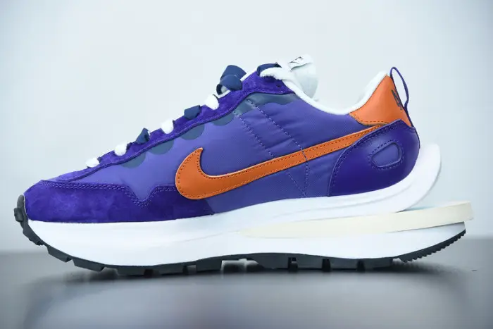 Nike Vaporwaffle sacai 