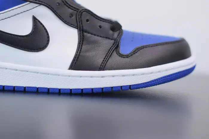 Air Jordan 1 Low Royal Toe 