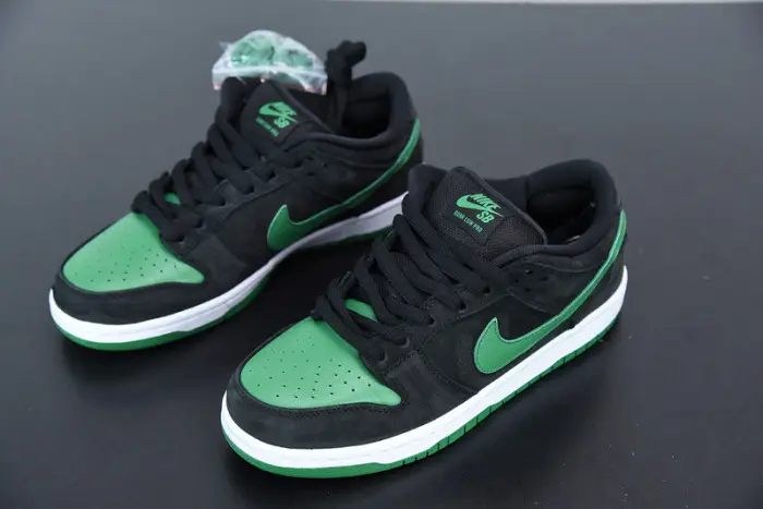 Nike SB Dunk Low Pro 