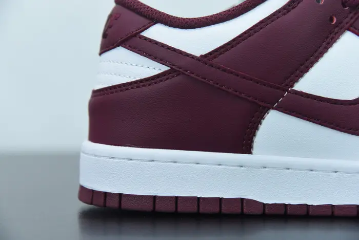 Nike Dunk Low Bordeaux 