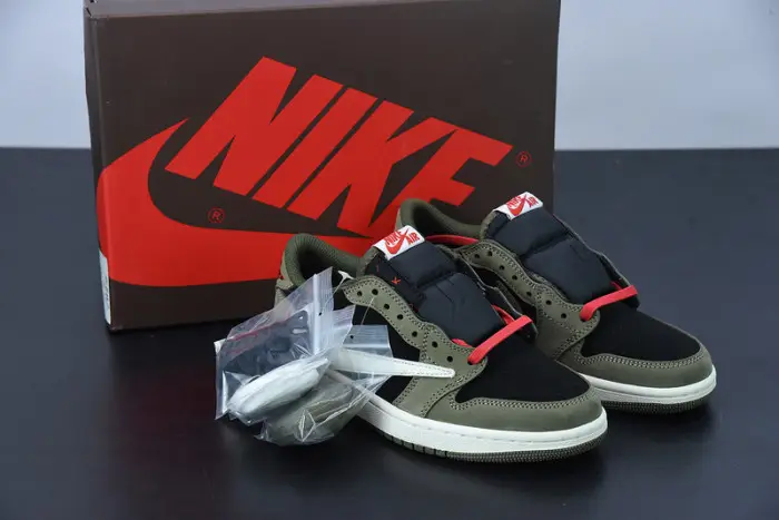 Travis Scott x Air Jordan 1 Low Dark Green 