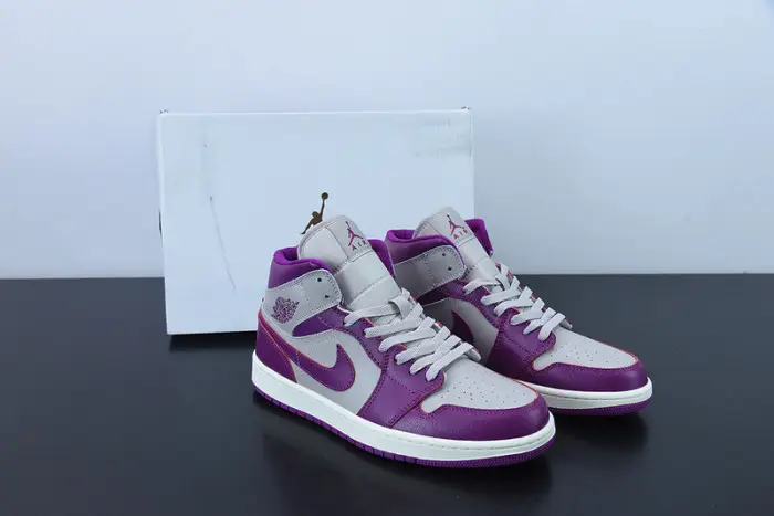 Air Jordan 1 Mid Magenta WMNS 
