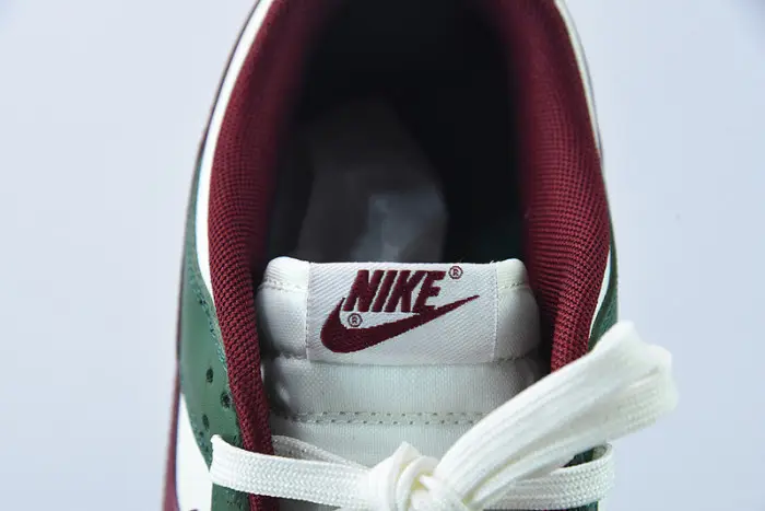 Nike Dunk Low Gorge Green 