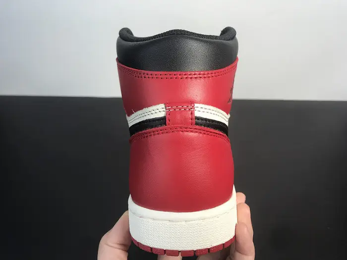 Air Jordan 1 Retro High OG 'Bred Toe' 