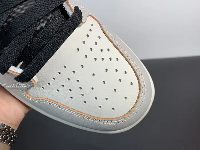 Air Jordan 1 Retro High OG Defiant SB NYC to Paris 