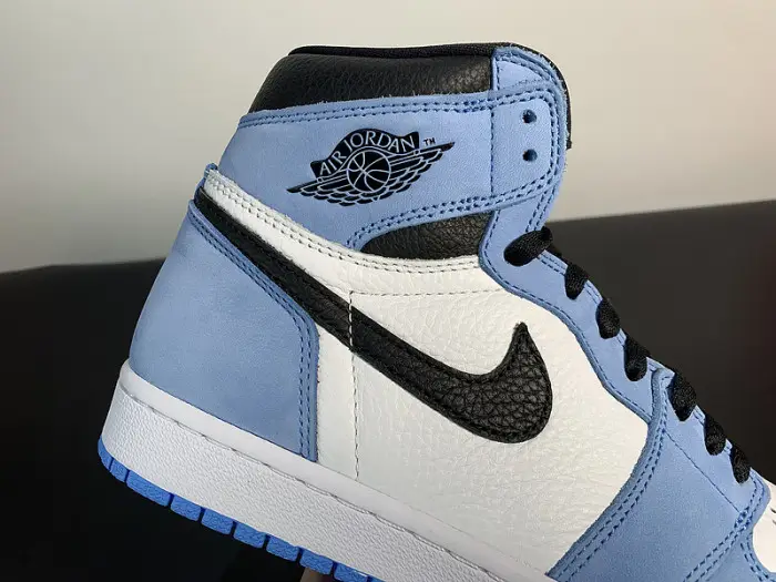 Air Jordan 1 Retro High OG 'University Blue' 