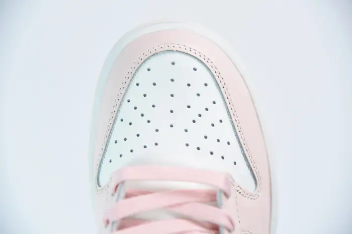 Nike Dunk Low "Orange Pearl" 
