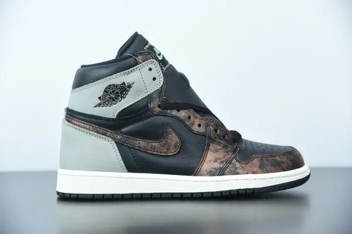 Air Jordan 1 High OG “Patina”  ECB68