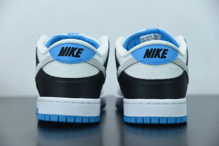 Nike SB Dunk Low "Laser Blue" 