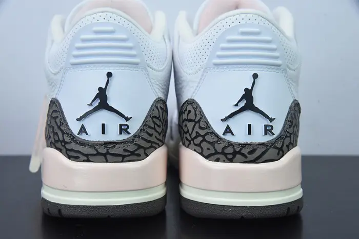 Air Jordan 3 “Neapolitan” 