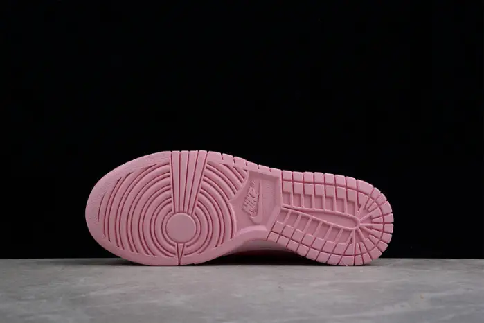 Nike Dunk Low Triple Pink 