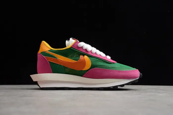 Nike LD Waffle x sacai "Pine Green"  FFCEA1393