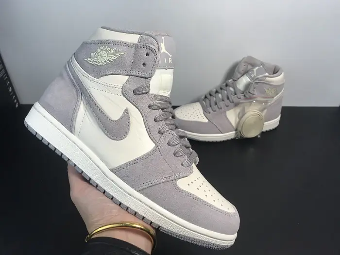 (WMNS) Air Jordan 1 High Premium 'Atmosphere Grey' 