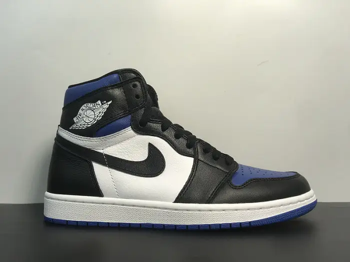 Air Jordan 1 Retro High OG Royal Toe 